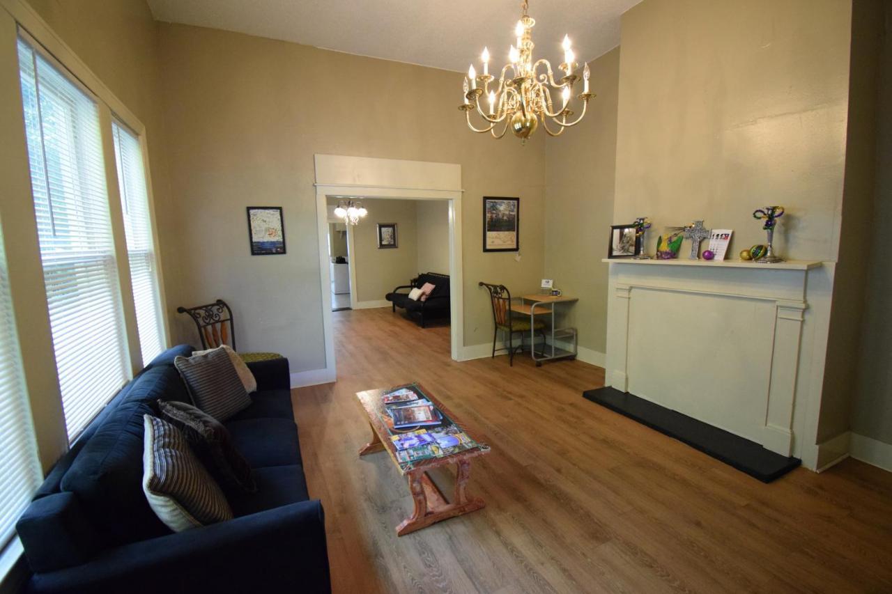 Cajun Hostel Downtown Lafayette Bagian luar foto
