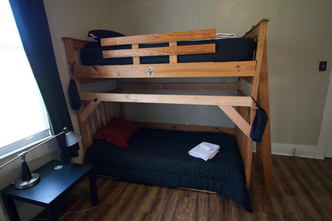 Cajun Hostel Downtown Lafayette Bagian luar foto